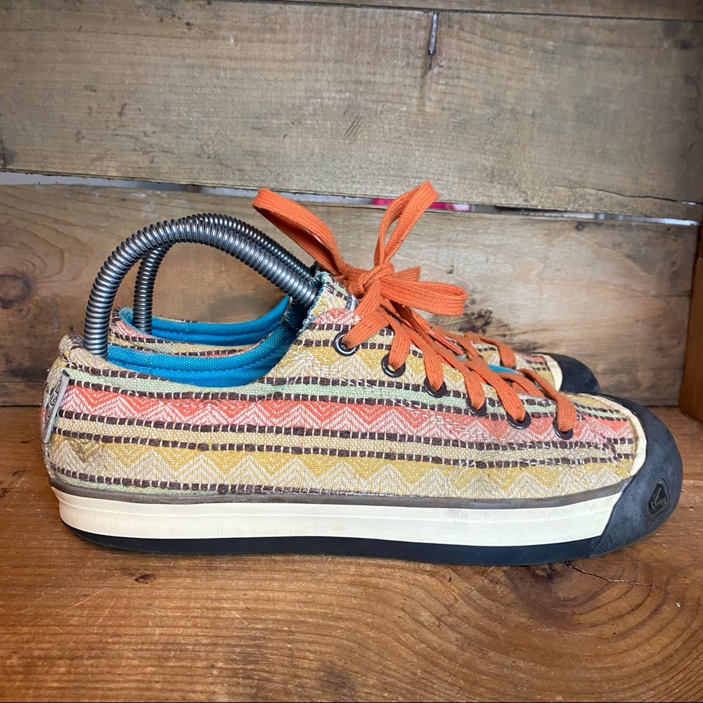 Keen Women's Patterned Sneakers with Orange Accents